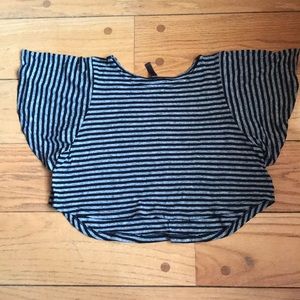 Grey and black cropped shirt